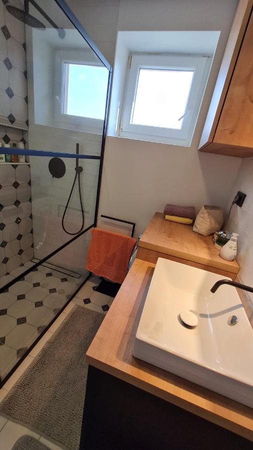 Ljubljanotti Appartement Ljubljana Buitenkant foto